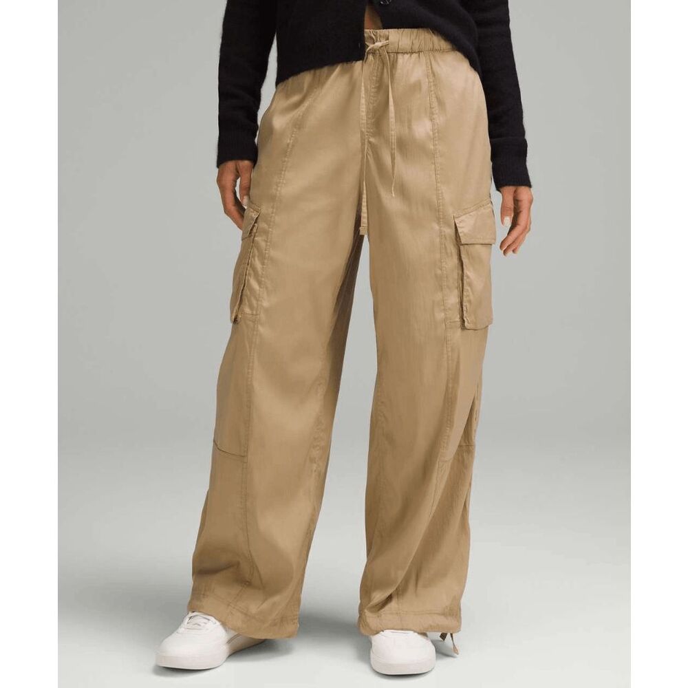 Lululemon Filbert Tan Lightweight Adjustable Mid-Rise Cargo Pants Women's Large